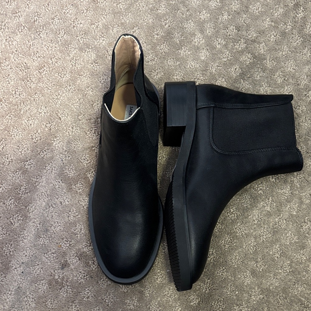 Sake Fifth Avenue Black Leather Women’s  Chelsea Boots- 5M
